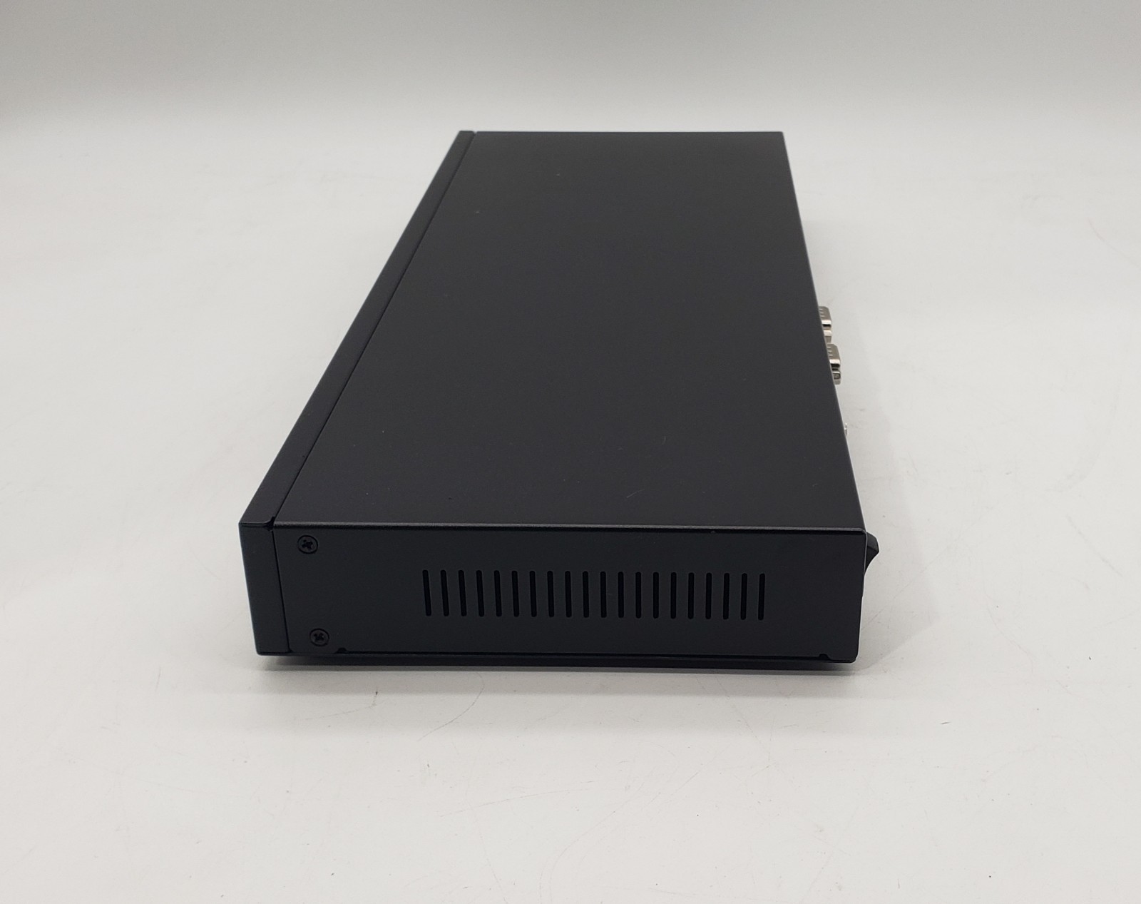 DemoPad Centro 8 Control Center Processor / No accessories.