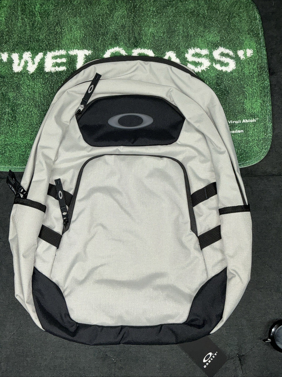 Oakley Backpack Gray/Black Zip Padded Adjustable.  Great For Back To School.