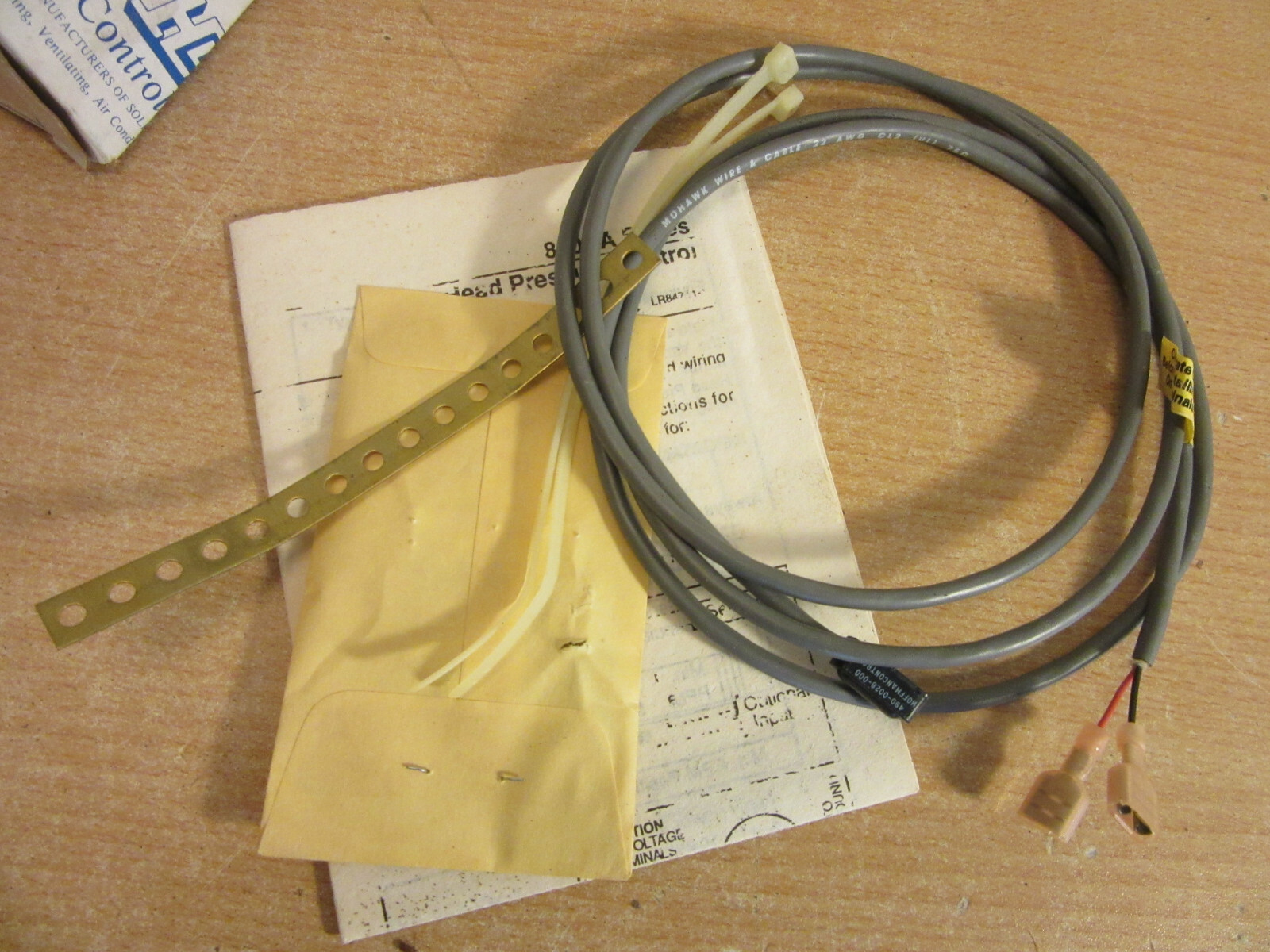 HC Hoffman Controls Electronic head pressure switch 830AA 208/240V NEW