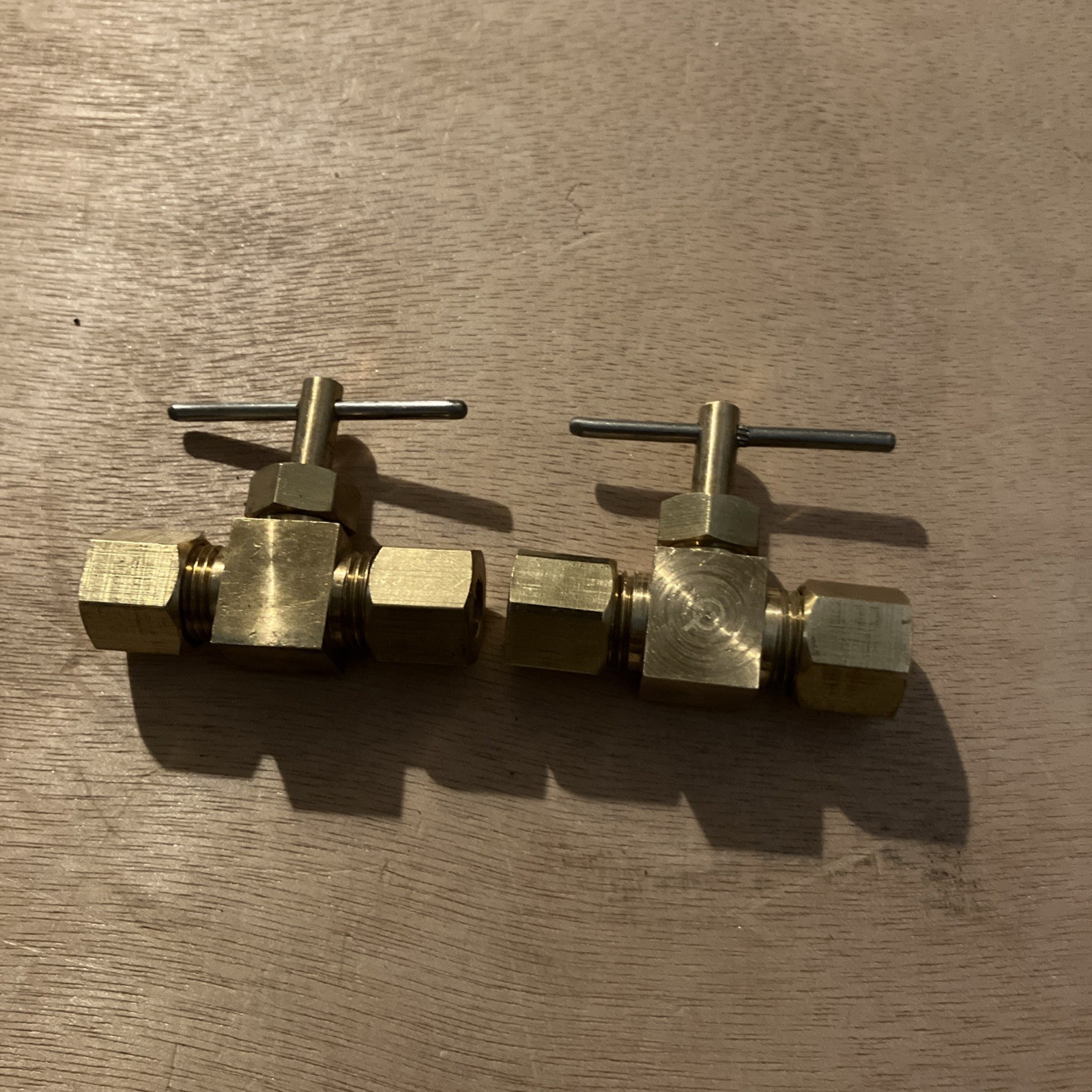 LASCO 17-1511 (2) 1/4” Compression by 1/4” Compression Straight Needle Valve