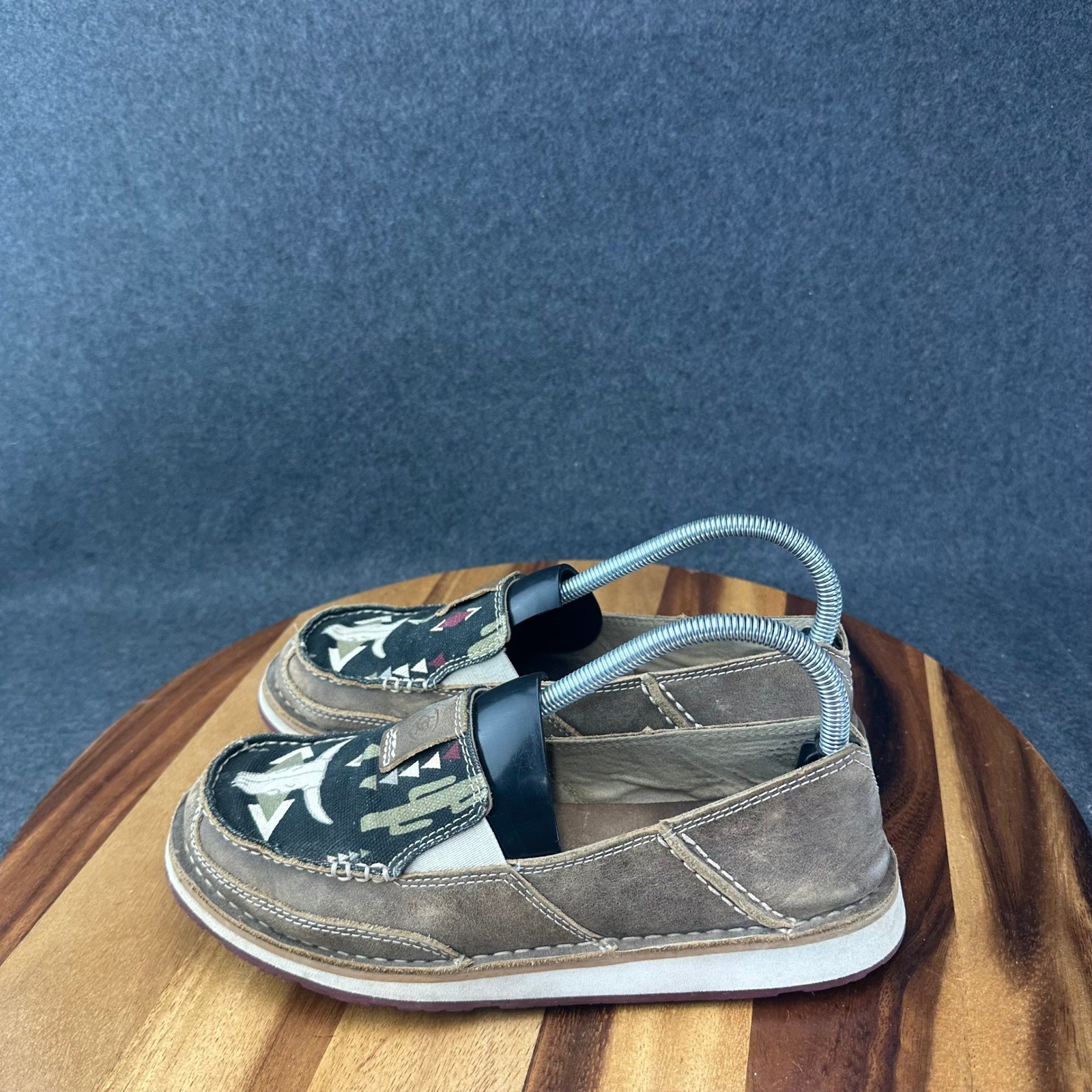 Ariat Cruise Womens 8.5B Brown Leather Southwestern Steer Skull Slip On Loafers