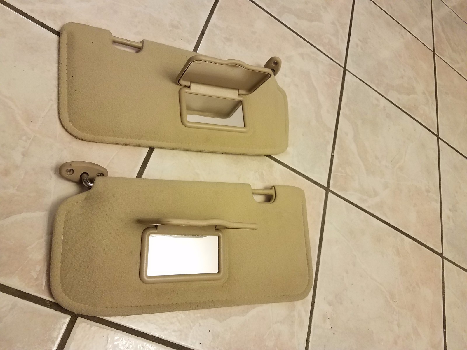 01-07 Ford Escape Mazda Tribute SUN VISOR SET TAN sunvisor OEM