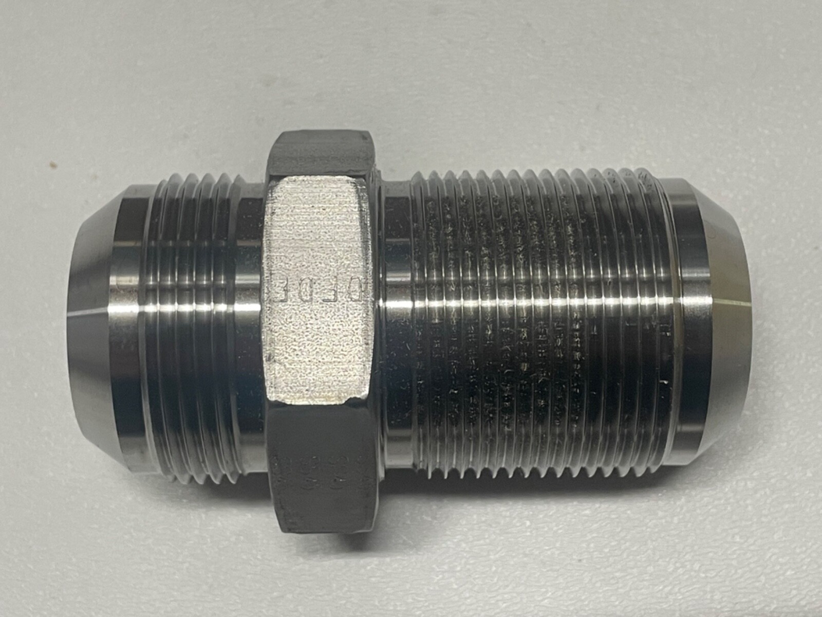 QTY 1 Parker 20WTX-SS Triple-Lok Bulkhead Union 1-1/4" 37° Flare Stainless Steel