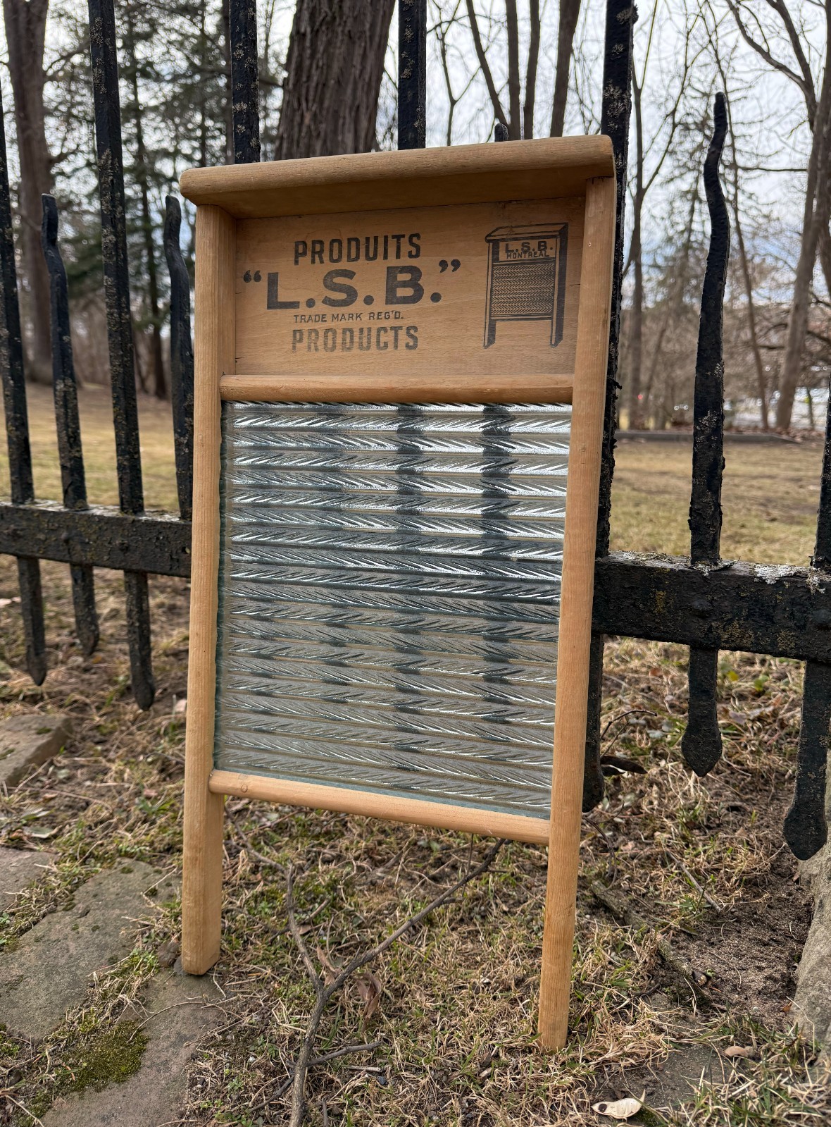 Vintage LSB Montreal Glass Washboard – Wood Frame & Ribbed Glass – Farmhouse