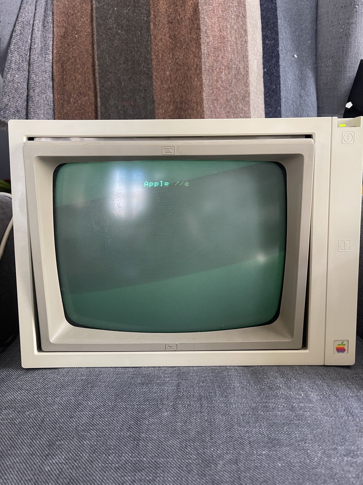1983 Apple IIe Vintage Personal Computer All Original Packaging *Working*