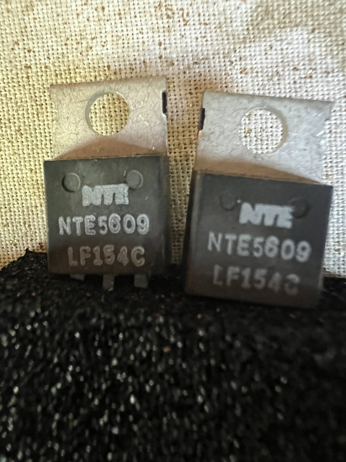 **  Quantity 2  ^^  NTE NTE5609
