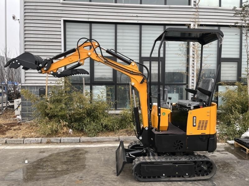 NEW Mini Excavator + HYDRAULIC THUMB Briggs & Stratton Engine