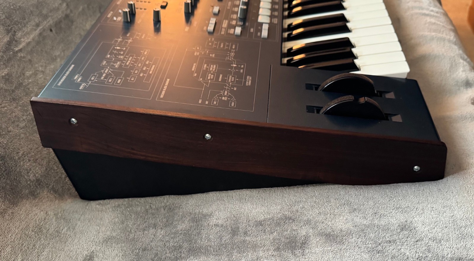 KORG MS2000 Virtual Analog Modeling Synthesizer with Original Power Supply