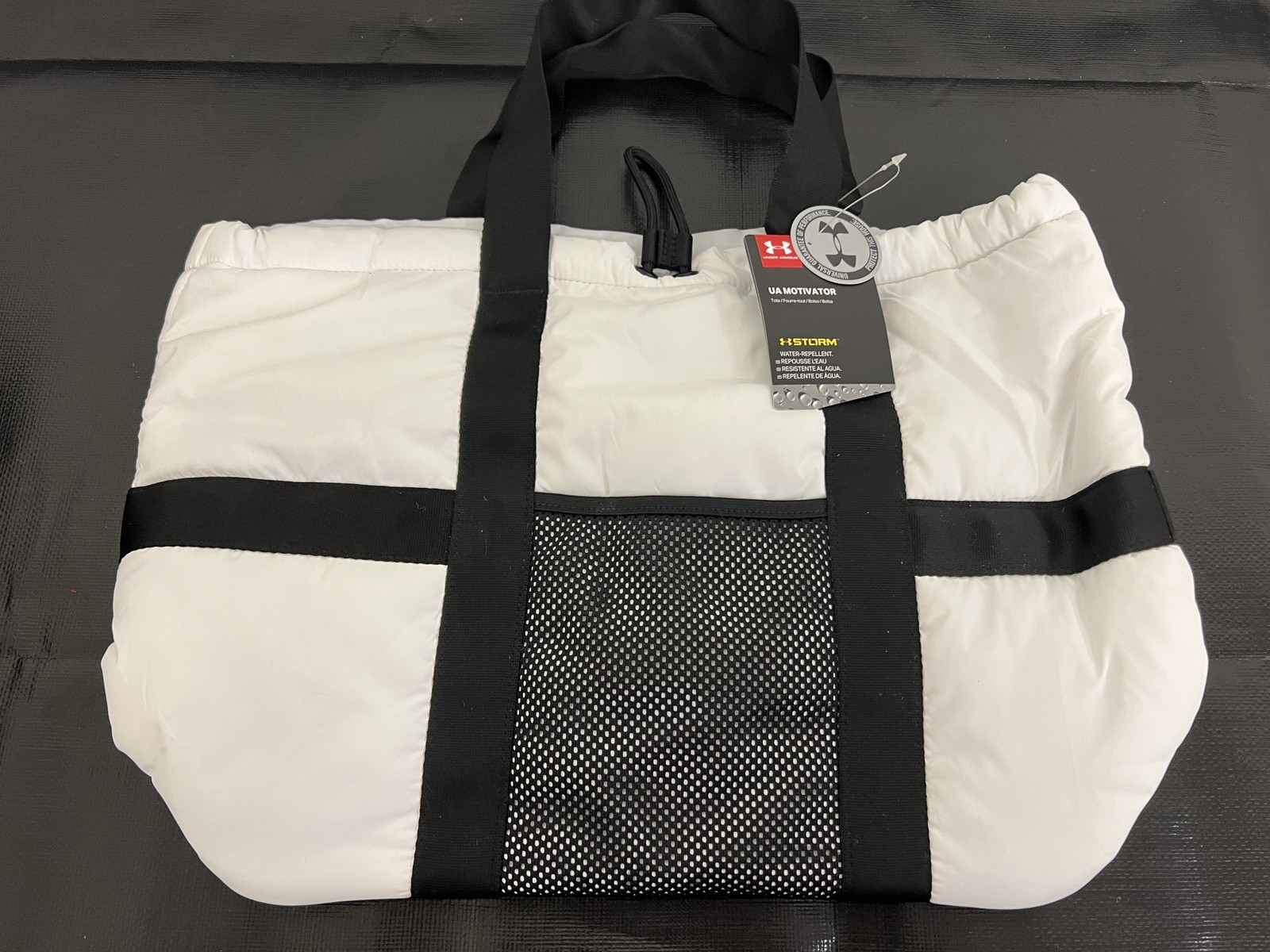 Under Armour Gym Travel Tote MOTIVATOR Yoga Pilates Bag White UA 1291003 101 NEW