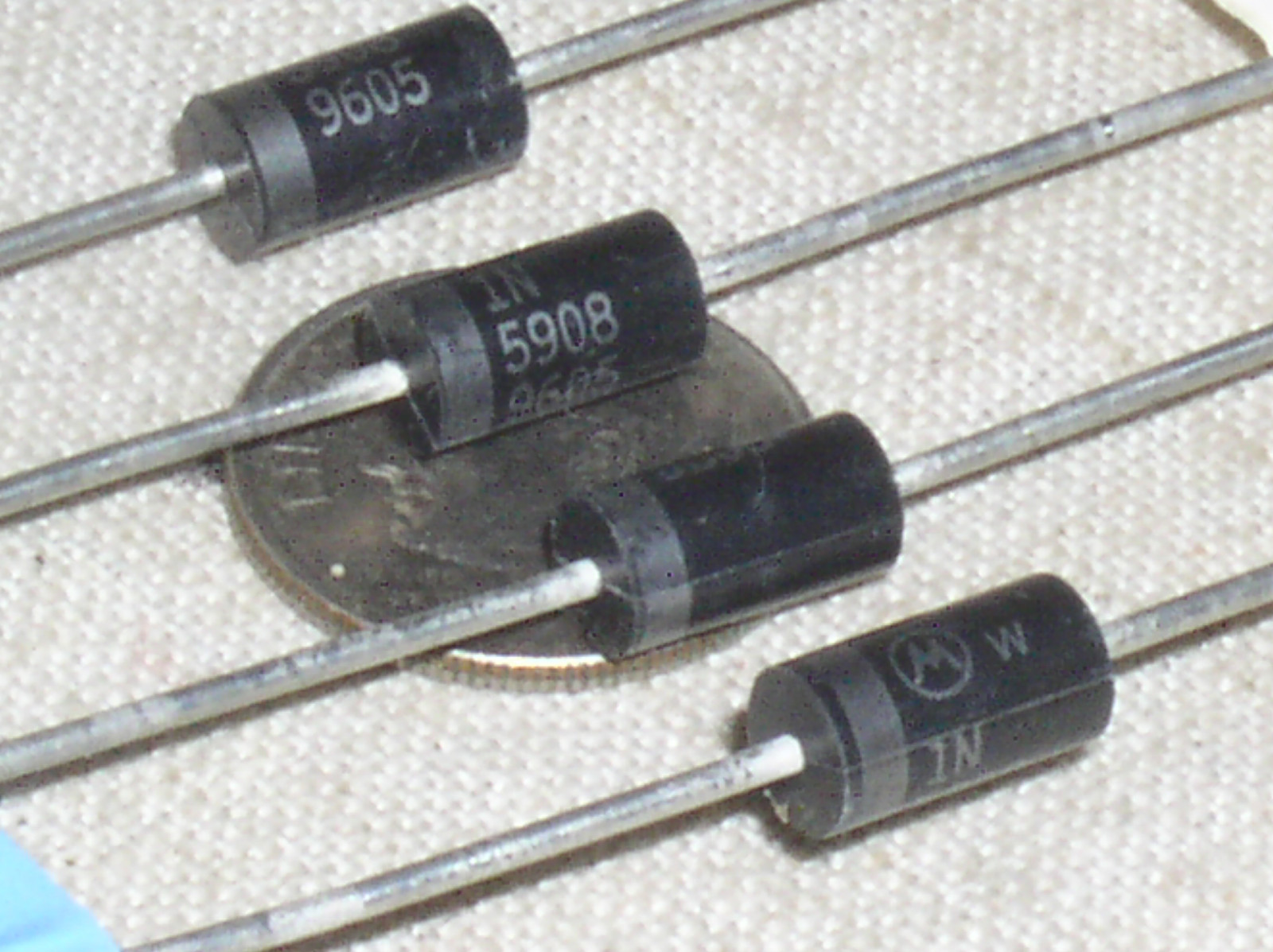 4 MOTOROLA 1N5908 TRANSORB 6V TVS TRANSIENT PROTECTION ZENER DIODE DO201AD USA