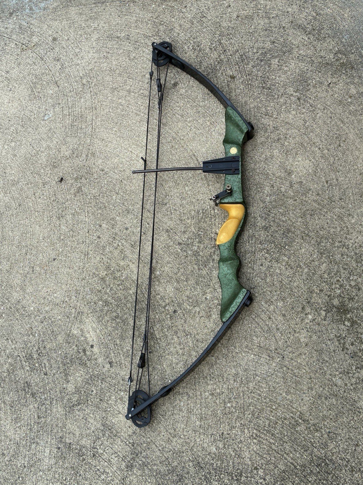 Vintage Martin Cougar Magnum Compound RH Bow