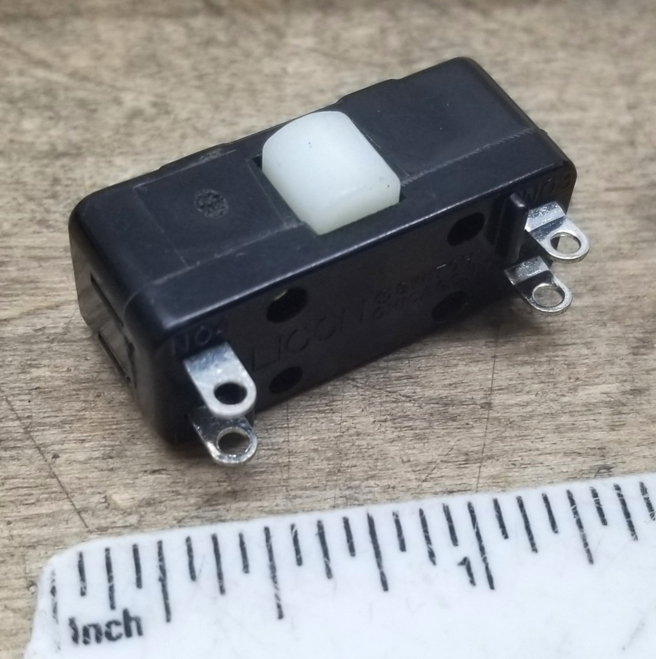 New / NOS Licon 11-304 Switch 11304