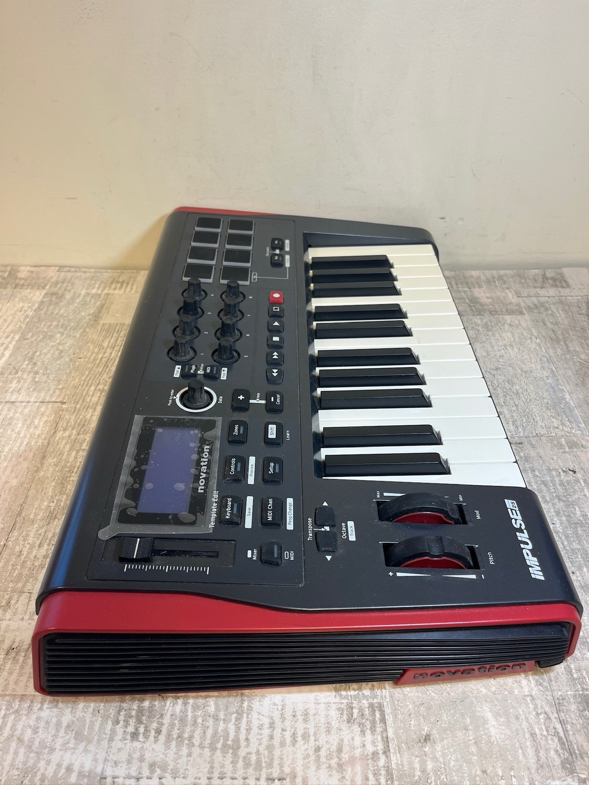 Novation IMPULSE 25 Ableton Live 25-Key MIDI USB Keyboard Controller Tested