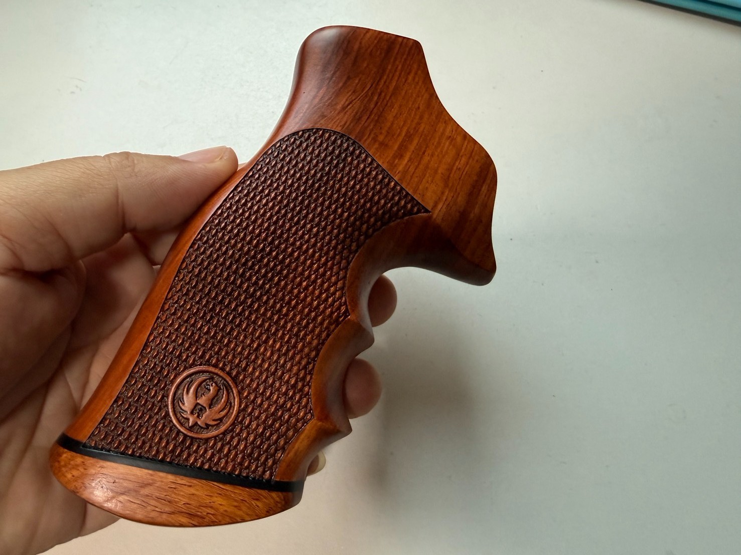 New stly Checker Hardwood Handle Grips for Ruger GP100 Super Redhawk checker 01