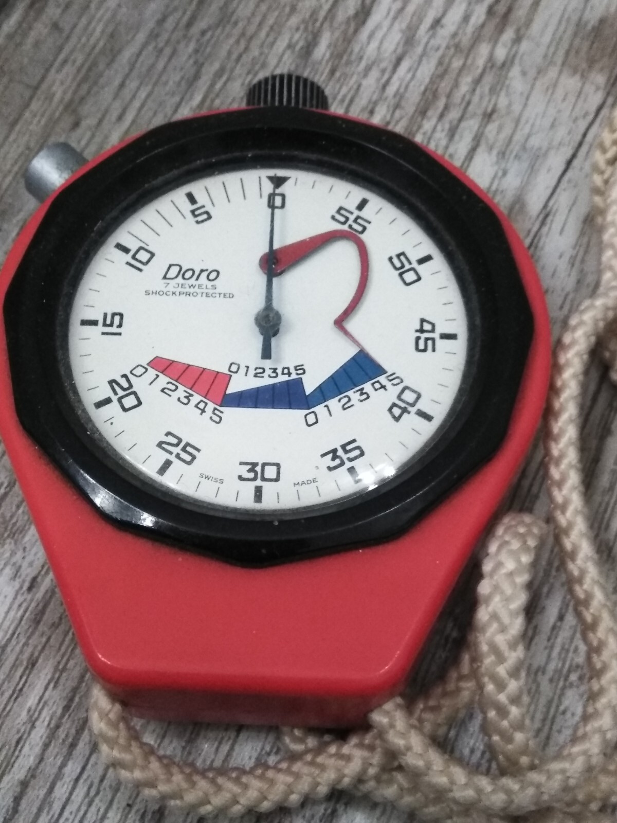 VTG. DORO SHOCK-PROTECTED ANTIMAGNETIC WATER-PROTECTED STOPWATCH W/CORD