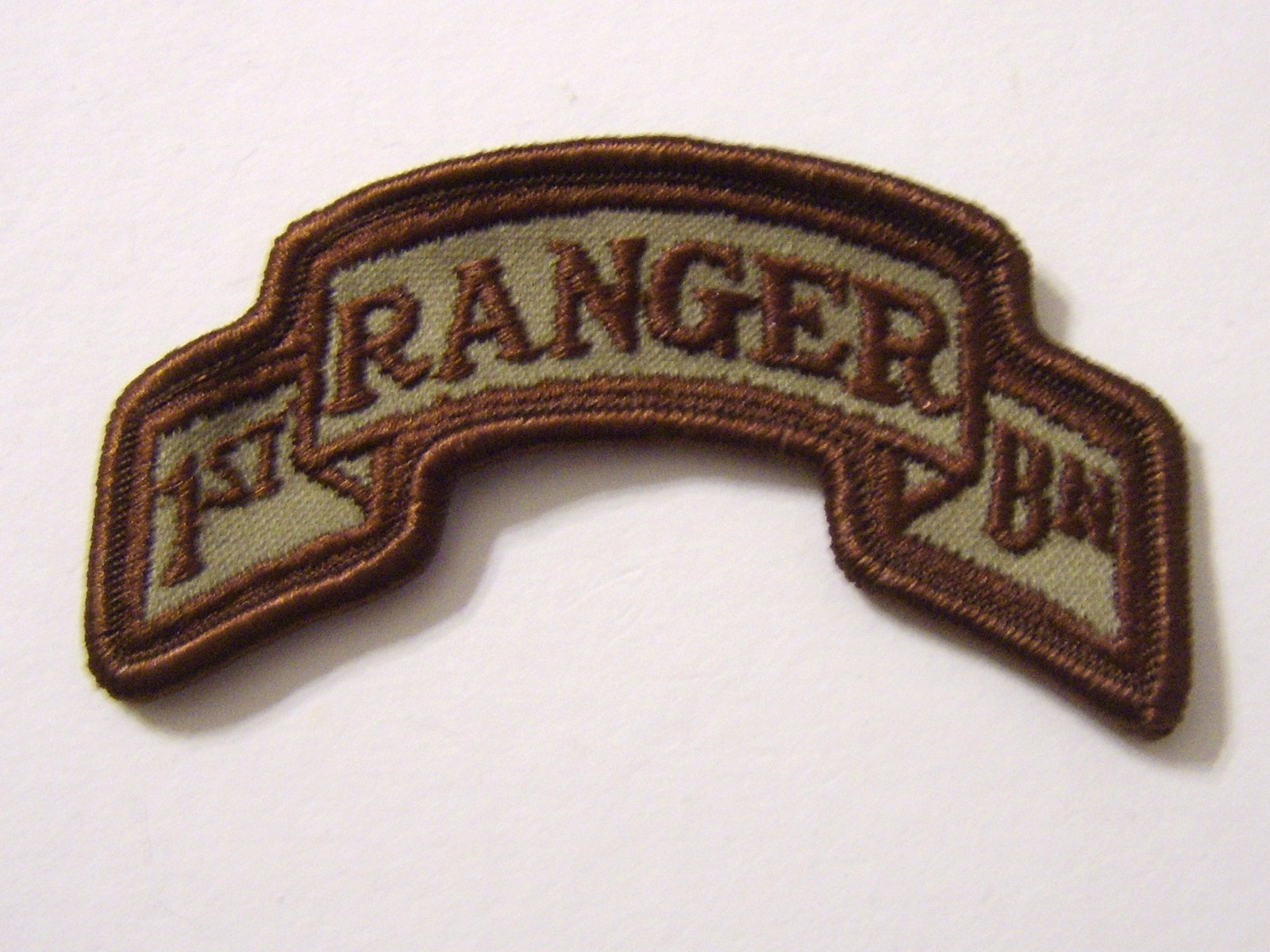 1st RANGER BATTALION SCROLL PATCH SSI U.S. ARMY - DESERT TAN COLOR:FA12-2