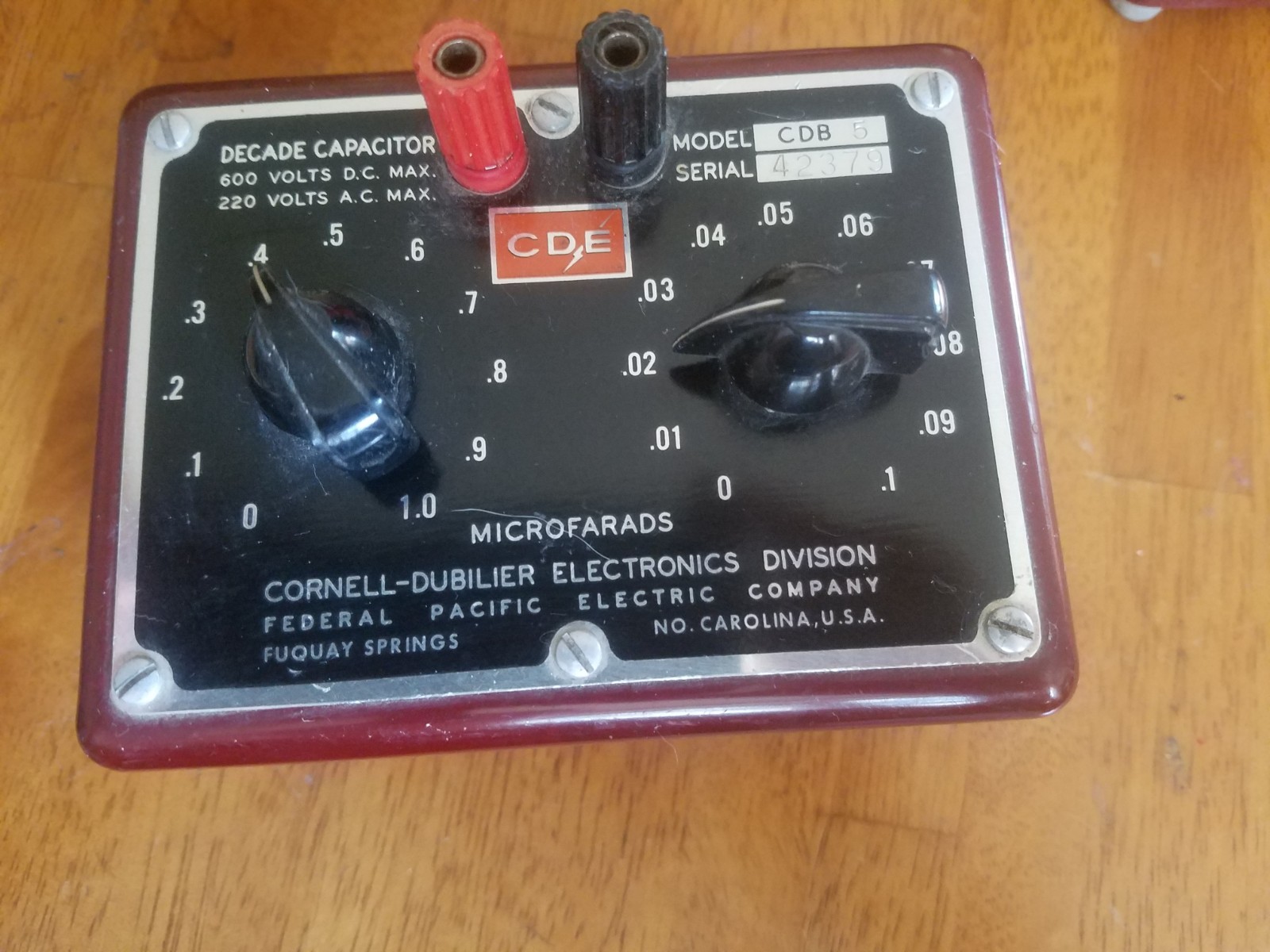 Vintage Cornell-Dubilier CDB Decade Capacitor 600v d.c max/ 220v a.c max