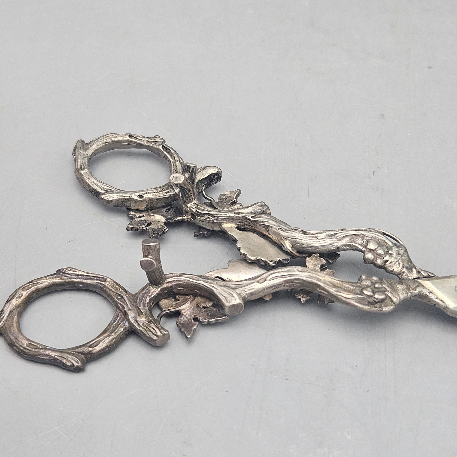 Dutch 833 Silver Grape Shears
