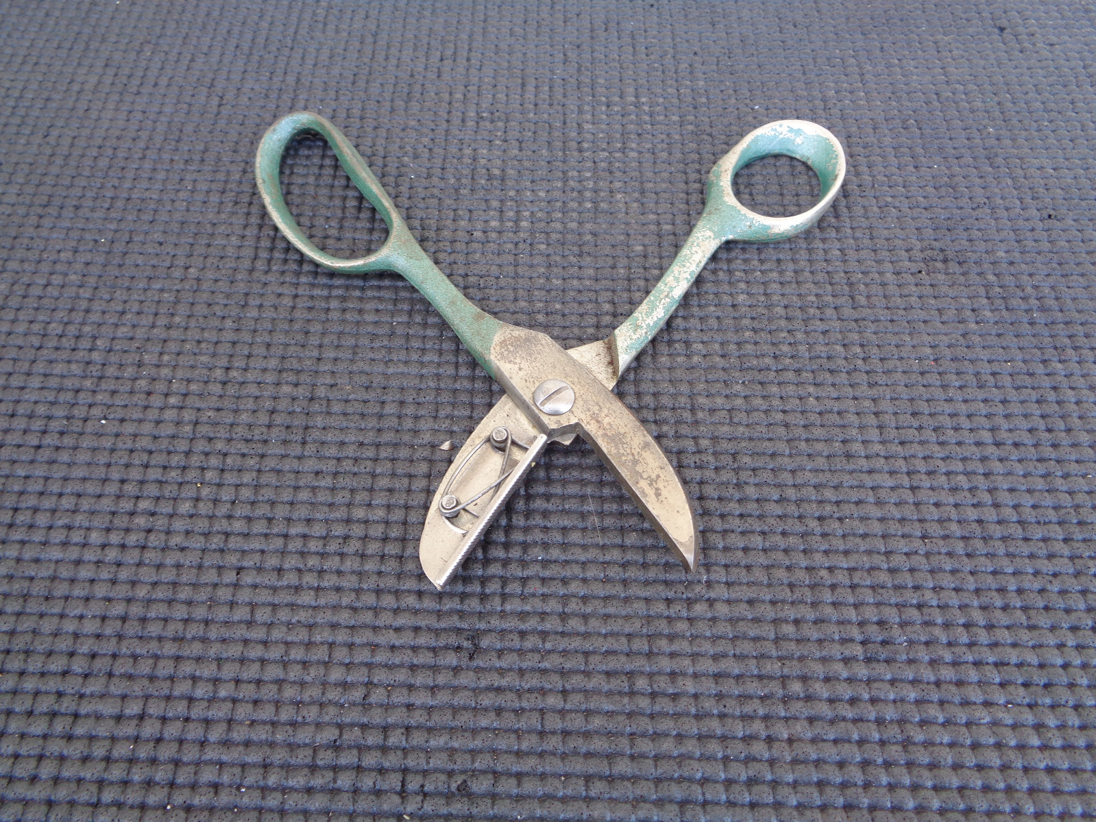 Vintage Scissors Shears Spring Blade Green Handles