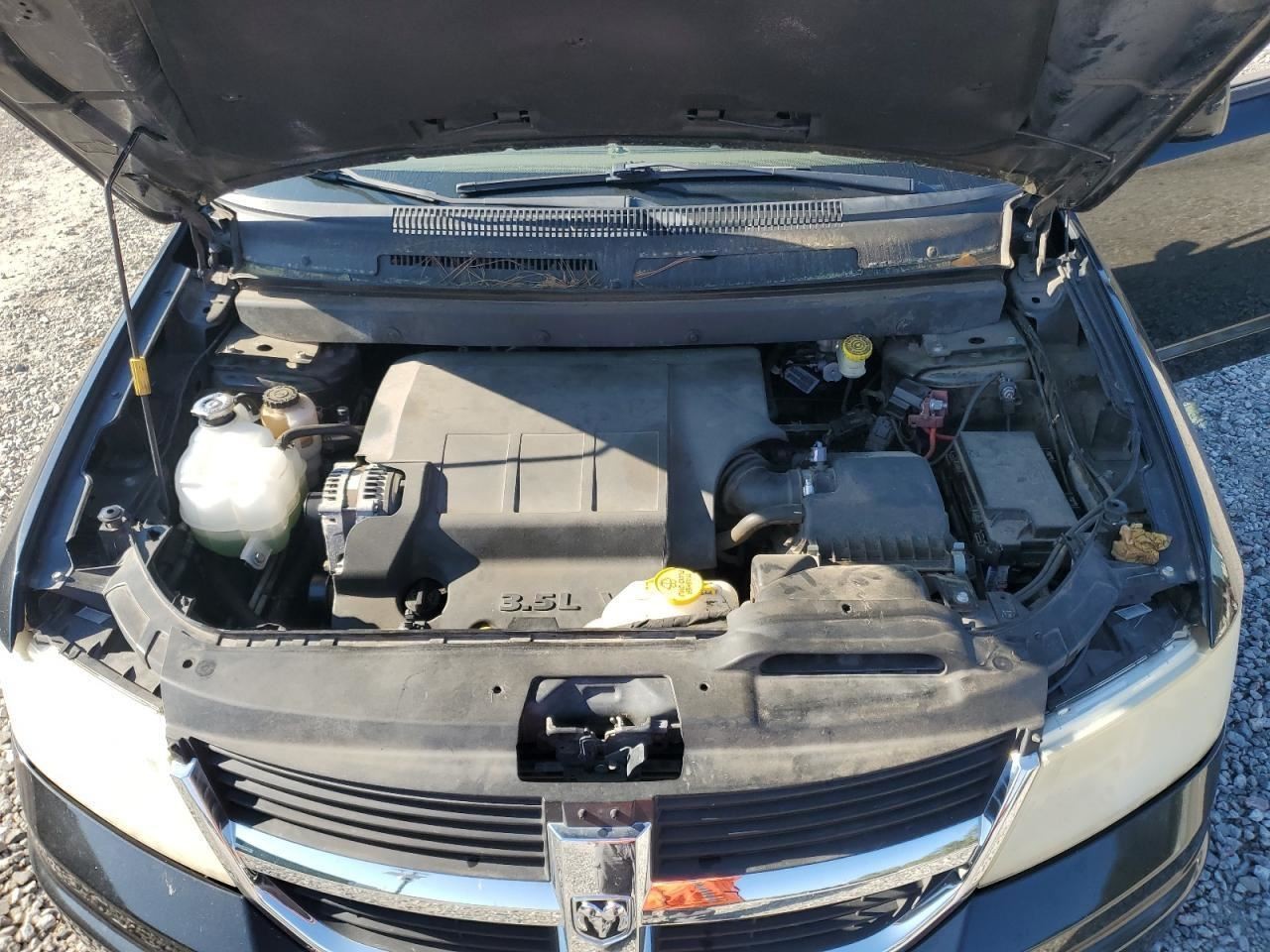 JOURNEY 2010 Glove Box 4909569