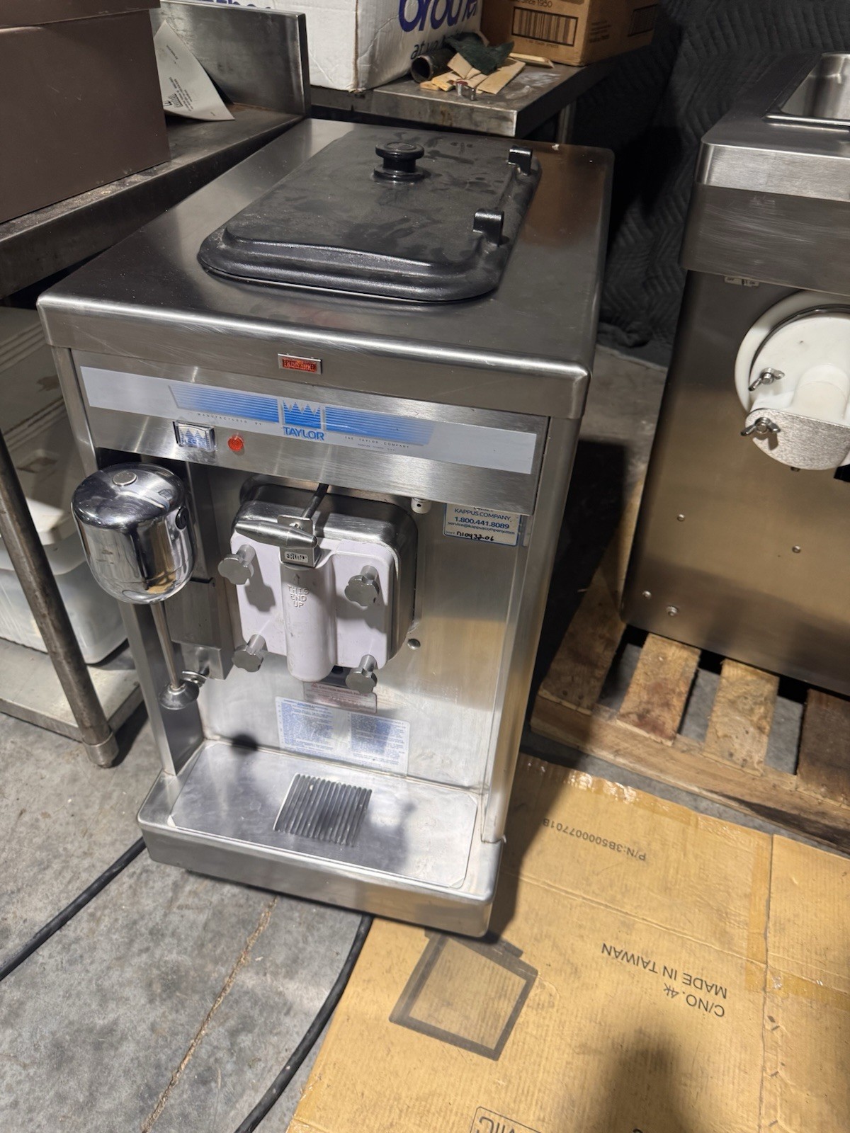 Taylor 702-27 Soft Serve Ice Cream Machine
