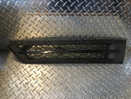 2017 & Up Freightliner Cascadia Hood Side Vent A1721068003 (761-10109)