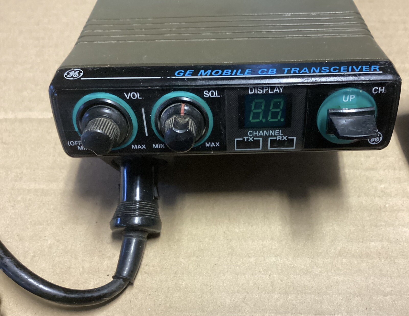 Vintage CB Transceiver Citizens Band 3-5909B Untested