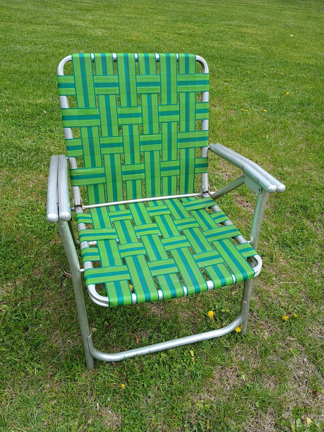 Nice Vintage 1970s 80s Webbed Aluminum Lawn Chair - Solid Green Webbing -