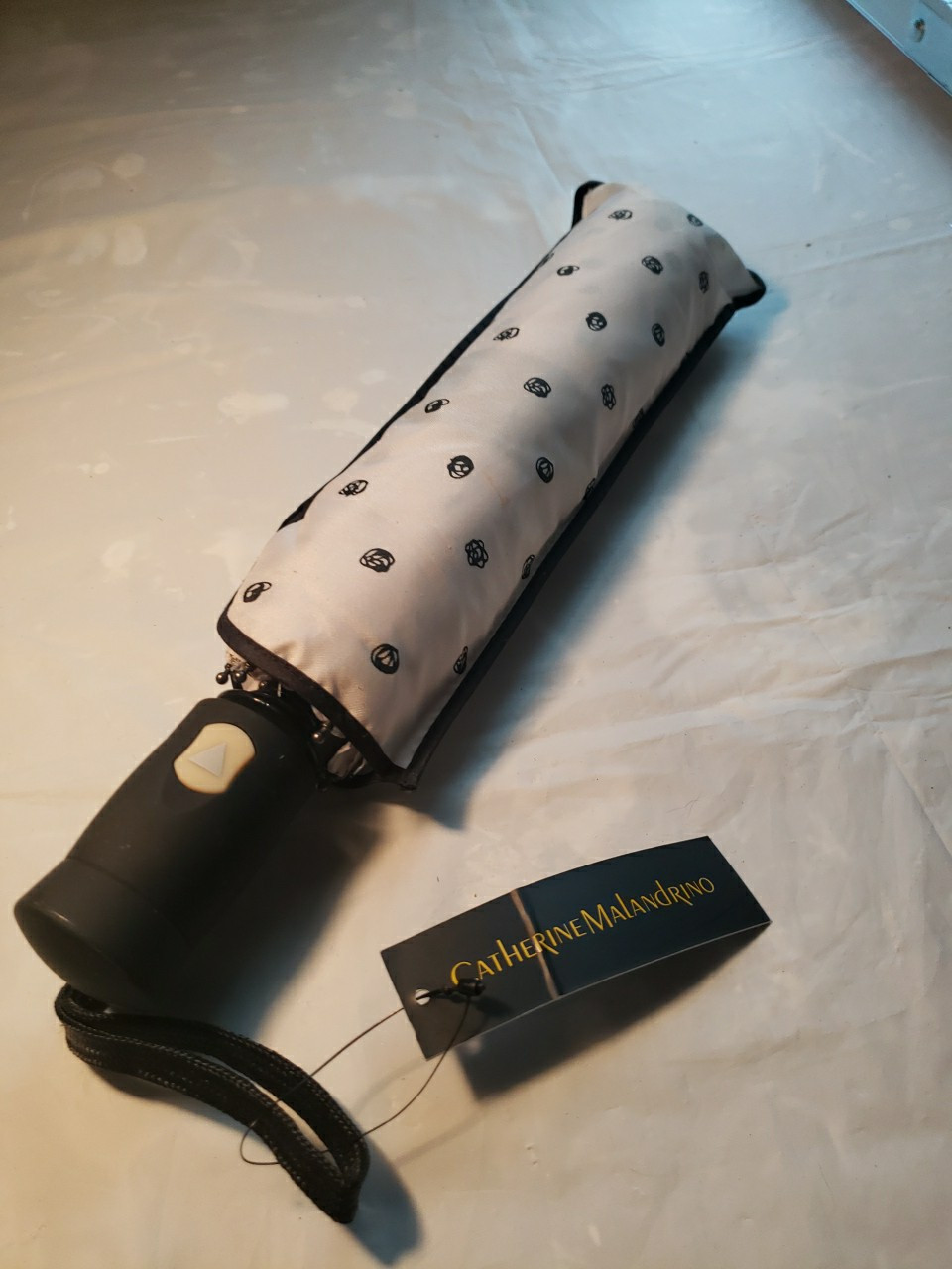 Catherine Malandrino Umbrella Red Floral Shimmer Auto Open Button With Case New