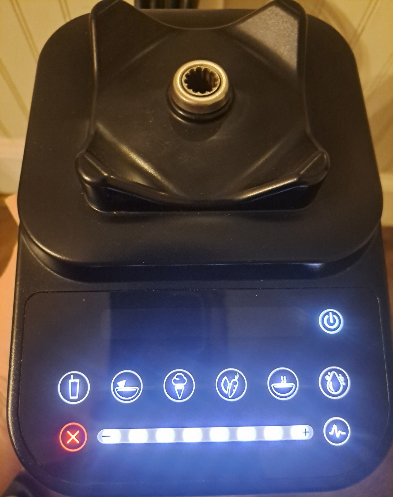 Blendtec Designer 725 Blender (CTB3) – Works Great - Screen Not Working