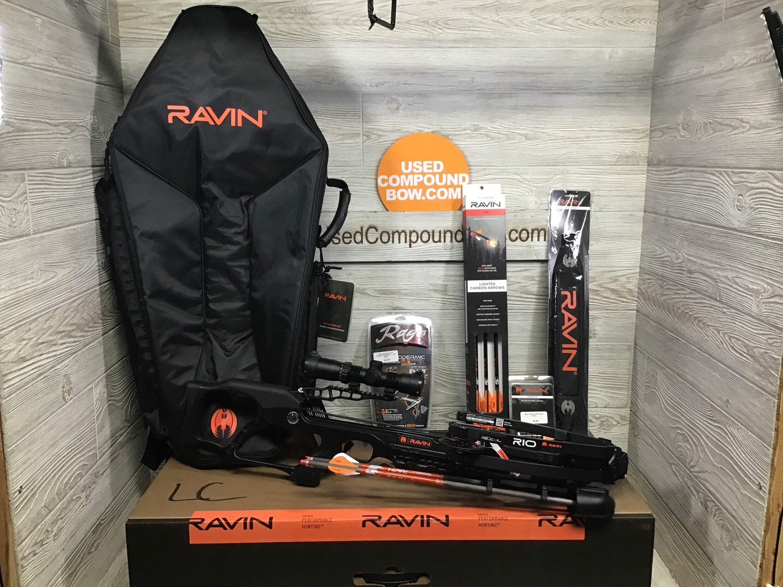 Brand new Ravin R10 crossbow package R014 NEW IN BOX of lighted bolts, Ravin Cas