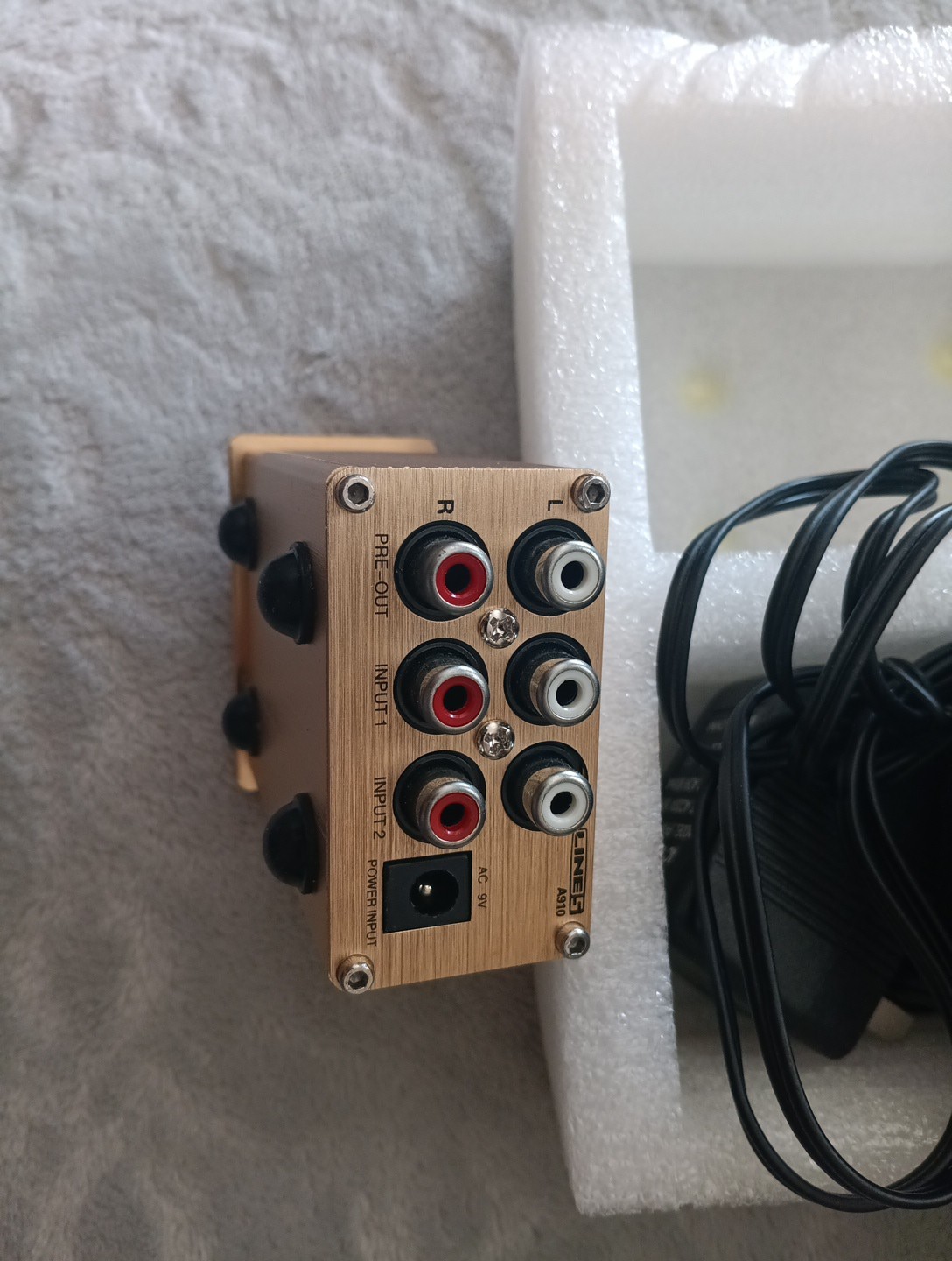 Line 5 Speaker Headset Amplifier A910