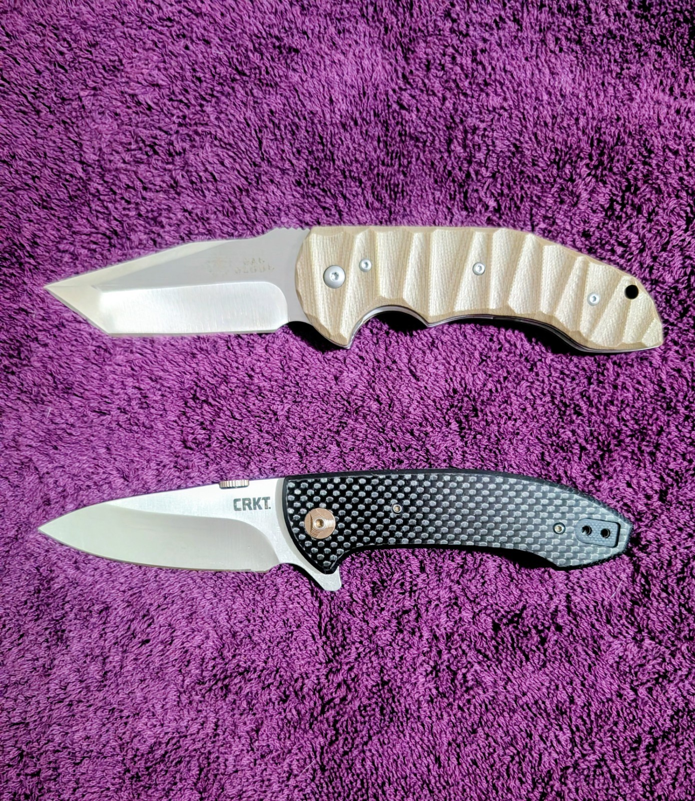 2 Pocket Knife Lot