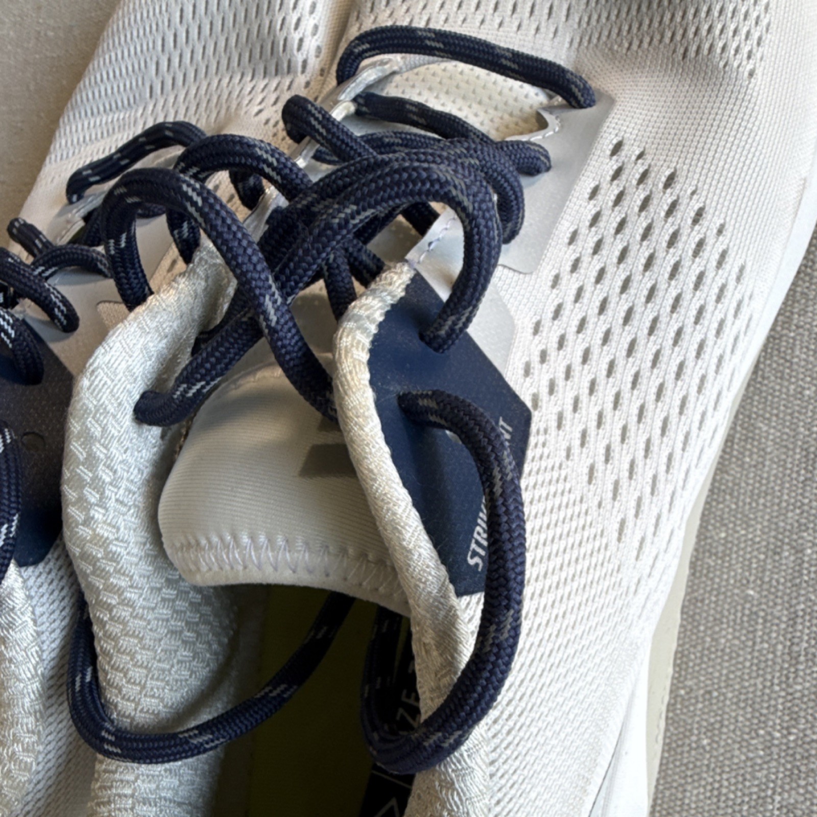 STRIKE MVMNT Haze Trainer Men's White Navy Mesh Athletic Shoes Size 10 US 43 EU