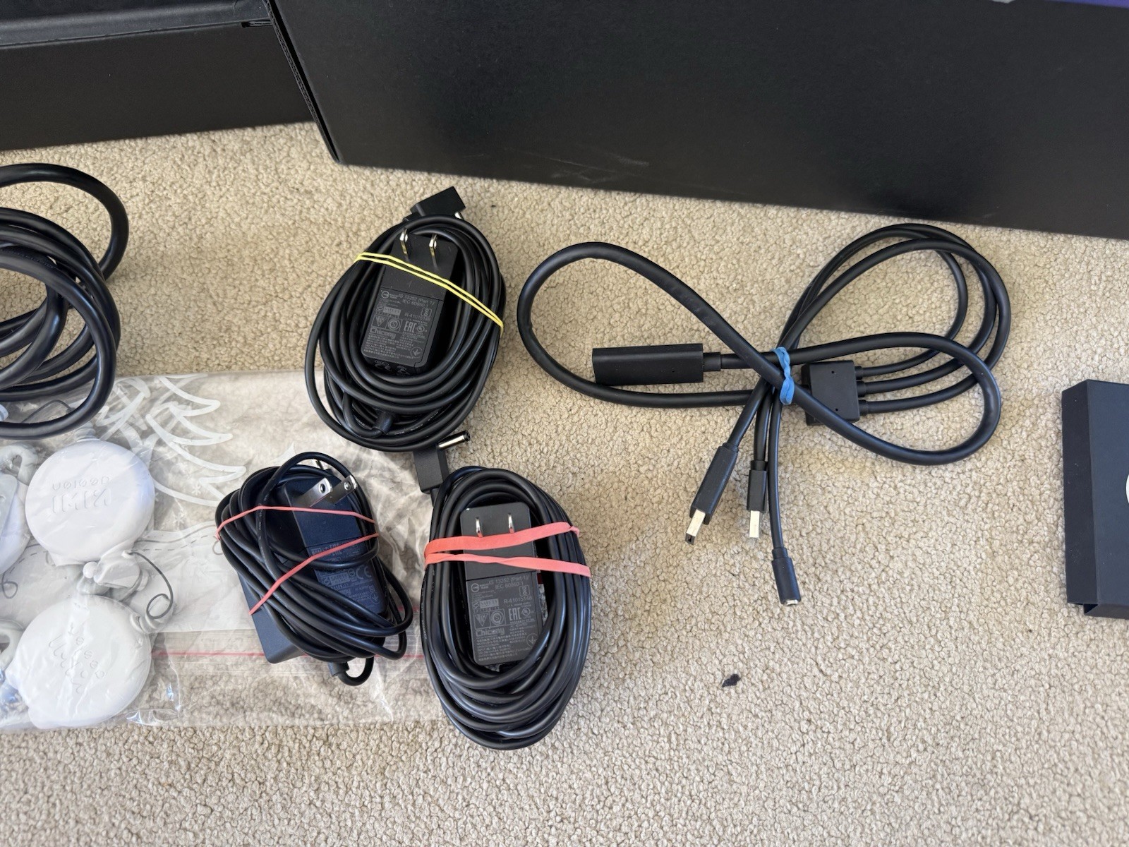 Valve Index Full Kit PC Console VR Headset With Original Box 2 Dead Pixels READ