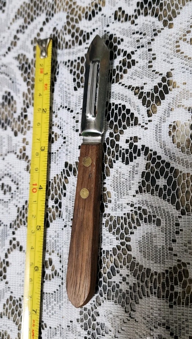 STAINLESS STEEL JAPAN 🇯🇵 HARDWOOD HANDLED STAINLESS STEEL VEGETABLE PEELER🥒🍅
