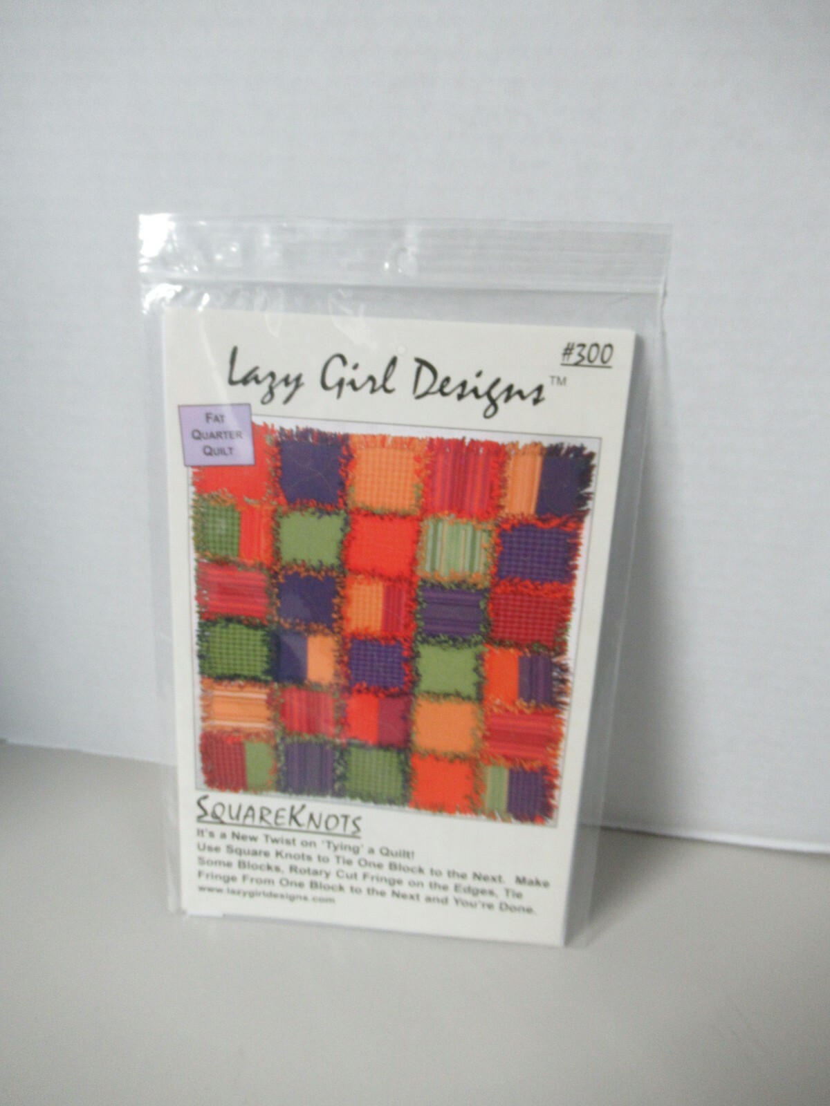 LAZY GIRL DESIGNS  "SQUARE KNOTS"  #300  PATTERN  FAT QUARTER QUILT 5 SIZES NIP