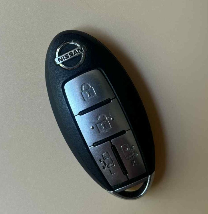 GENUINE NISSAN 4 BUTTON REMOTE SMART CAR KEY FOB - FREE DELIVERY