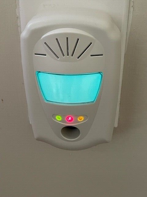 2 Packs - 4 in 1 Pest Repeller Ultrasonic/Elec-Magnetic Wave/Ionic/Night-Light