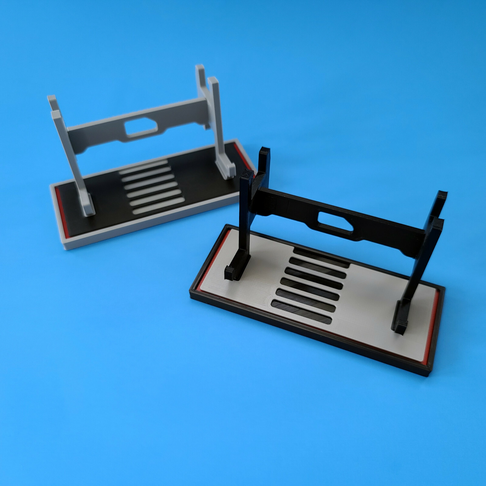 Custom Display Stand for Original NES Controllers / 3D Printed / Nintendo
