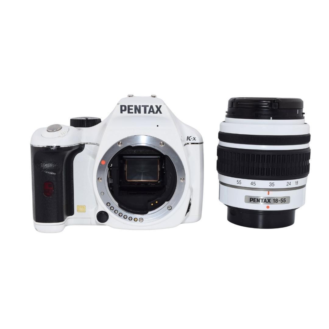 Pentax K-X + Standard Lens: A Casual And Enjoyable SLR Camera Set.
