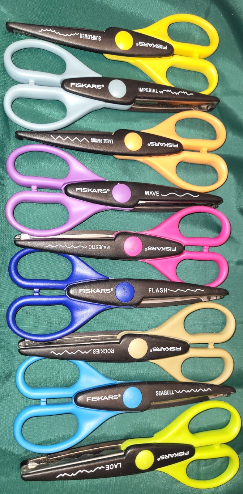 FISKARS Paper Edger Scissors,Set of 18 Patterns,Cutting Craft in Plastic Storage