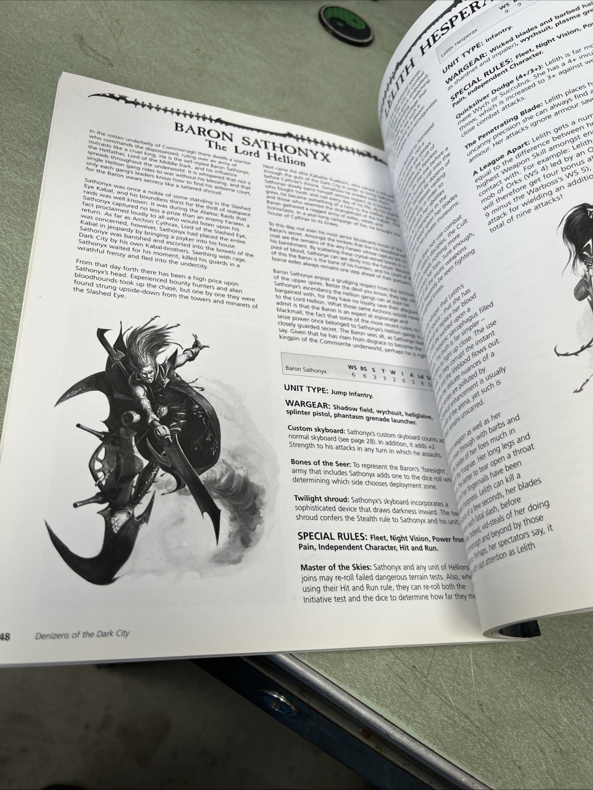 2010 Warhammer 40,000 Dark Eldar Book Game Workshop