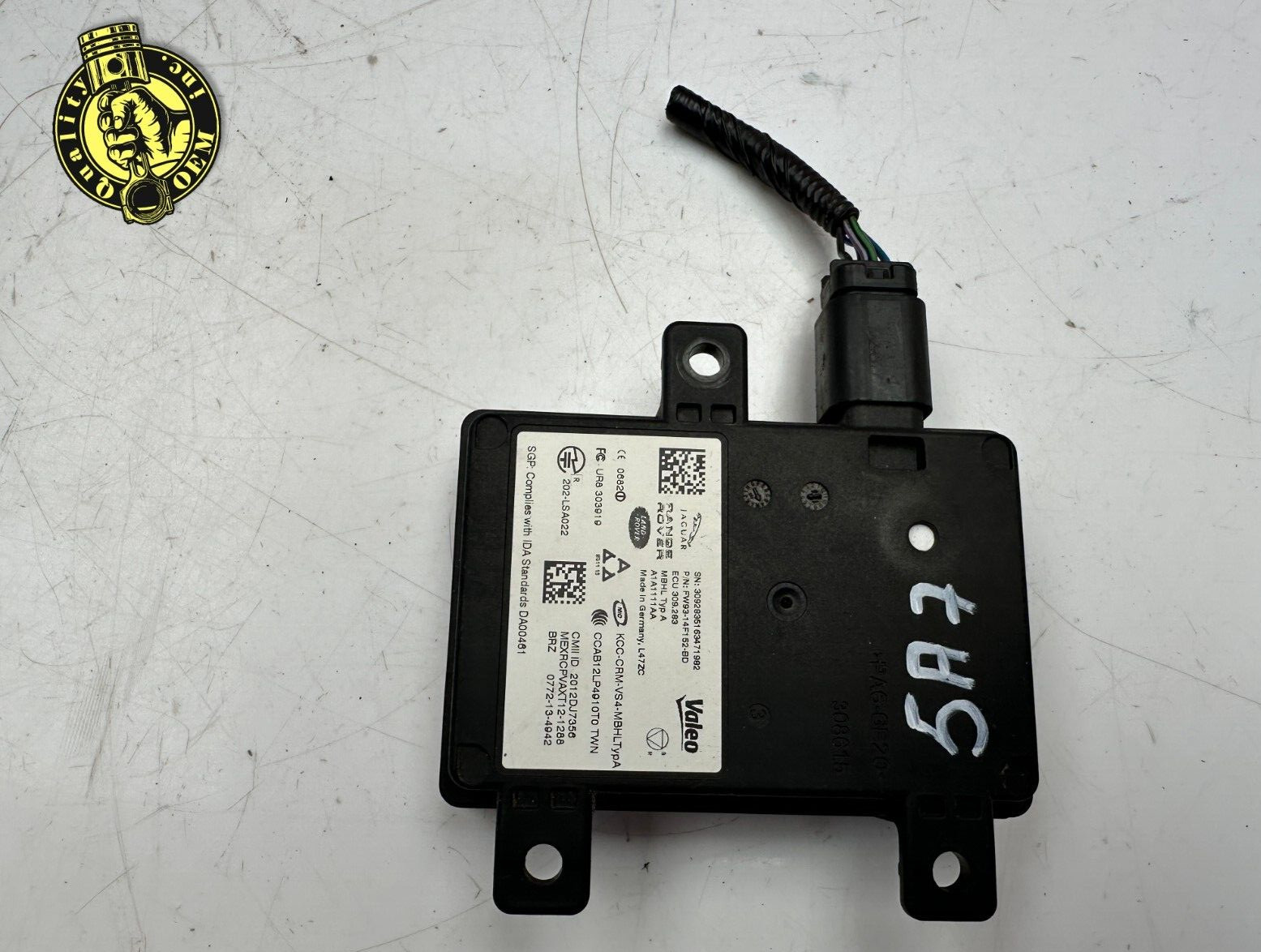 2016-2020 JAGUAR XE XF F-PACE REAR LEFT / RIGHT BLIND SPOT SENSOR CONTROL MODULE