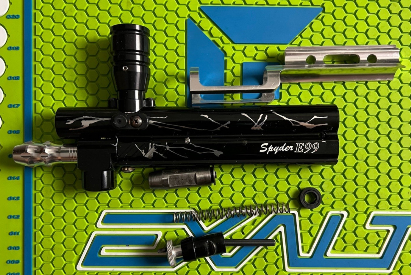SPYDER KINGMAN SILVER SPLASH E99 MARKER BODY + RAIL + PARTS- PAINTBALL