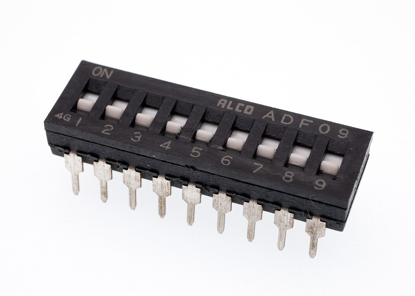 ALCO ADF09 Switch, SPST DIP Switch, 9 Position 18 Pin, Lot of 5
