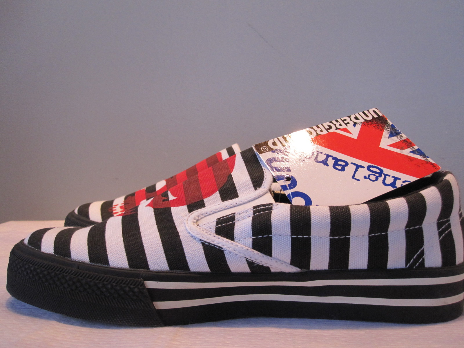 NEW UNDERGROUND SHOES SKULL JAiLHOUSE STRiPE PiRATE BOAT SNEAKERS EMO UK8 EURO42