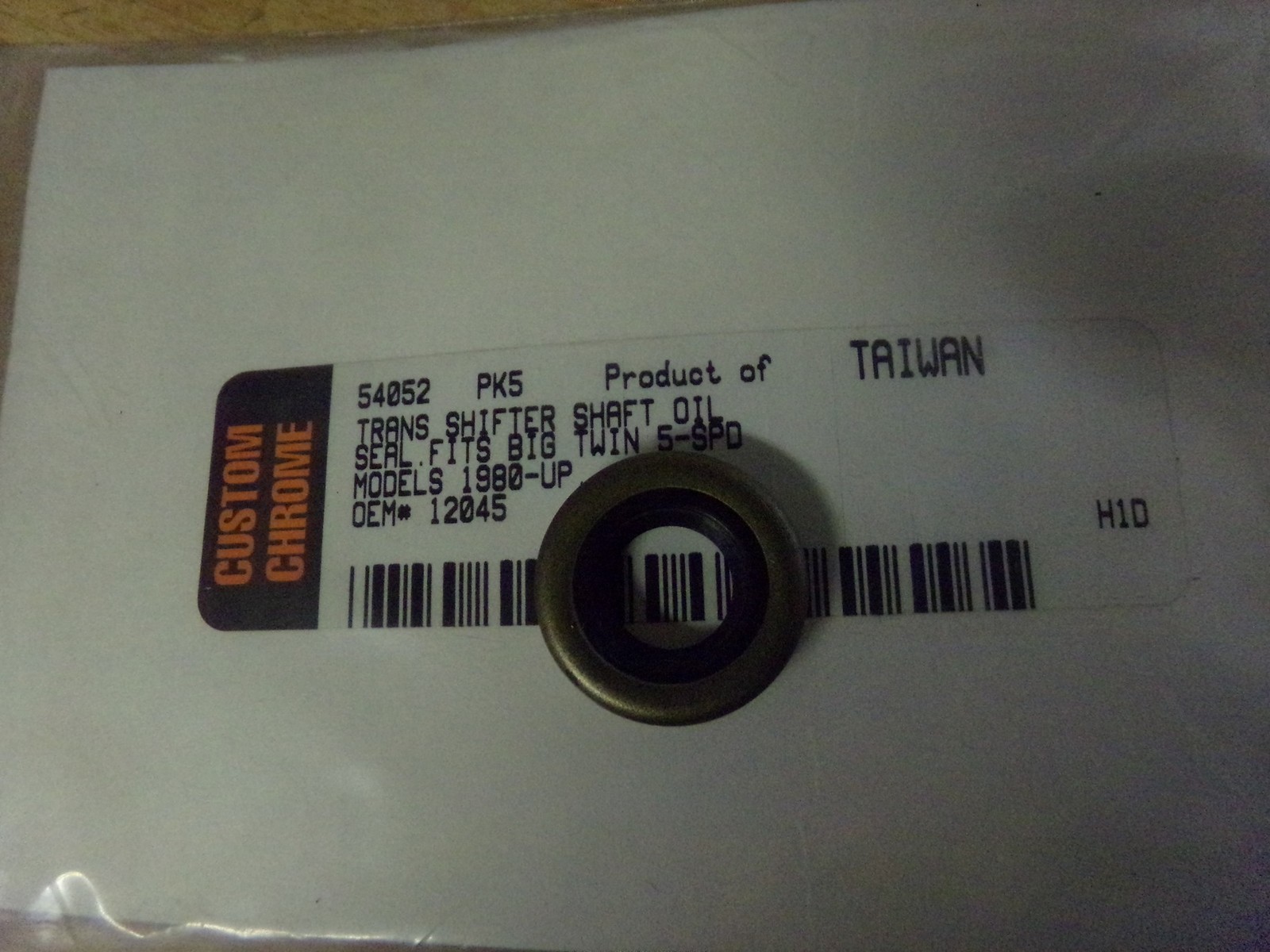 NEW  Custom Chrome 54052 Transmission Shifter Oil Shaft Seal  *FREE SHIPPING*