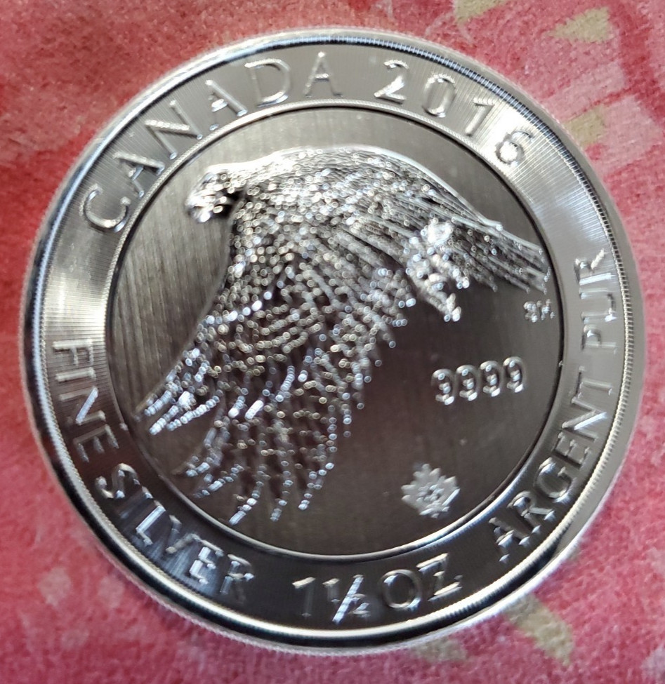 2016 Canada Snowy White Gyr Falcon 1 .5 oz .999 Fine Silver BU Coin Canada Mint