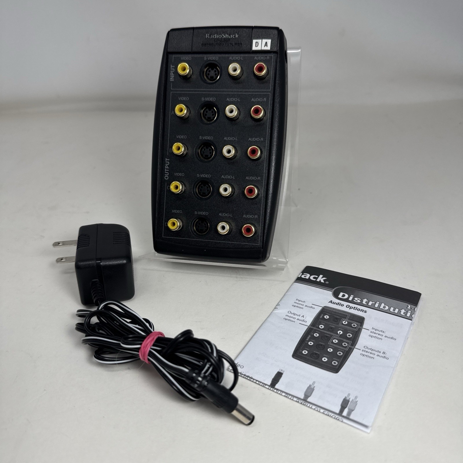 Radio Shack 15-1172 RCA & S-Video Distribution Amplifier 4-Output + power supply